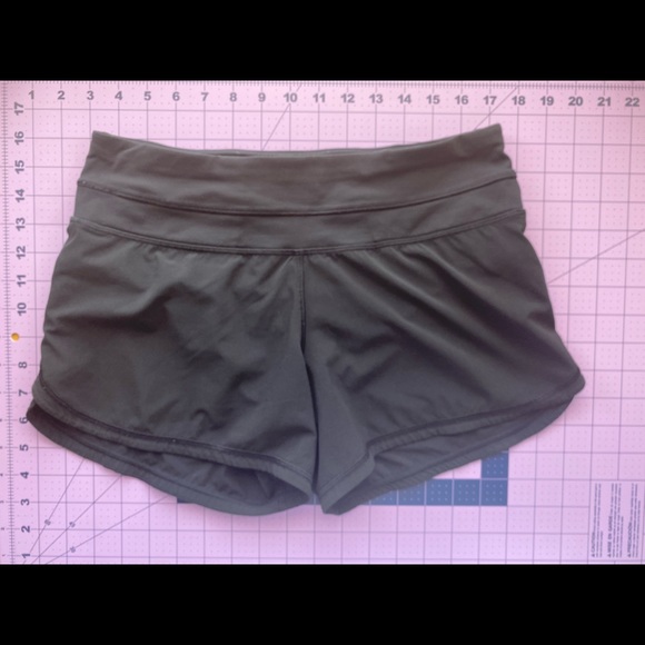 lululemon athletica Pants - Lululemon Speed Up Shorts 4” Mid-rise  Size 4 Black
